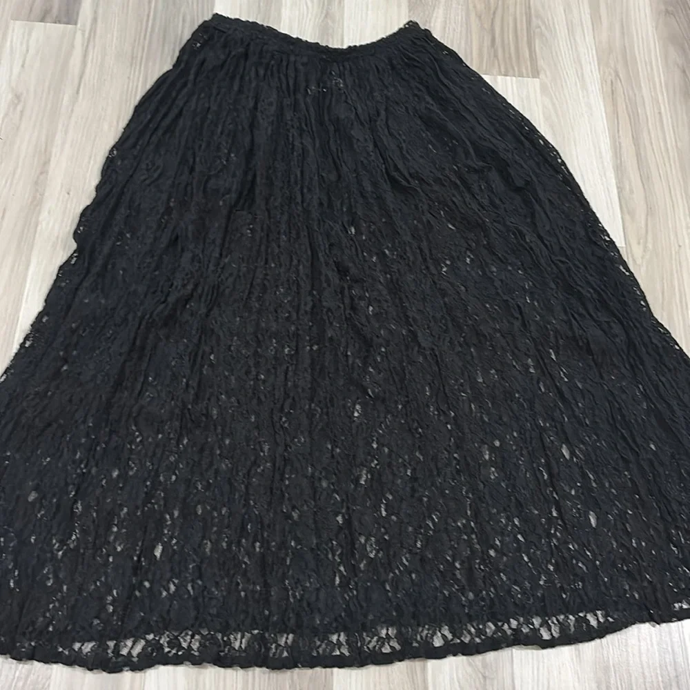 Vintage Express Tricot
All Lace Black Midi Skirt Size L NWT - Picture 4 of 12